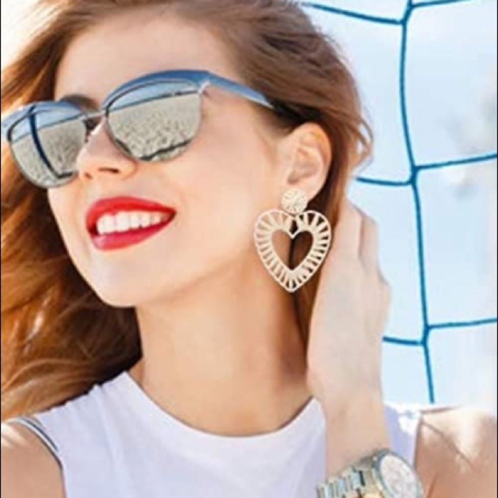White heart raffia earrings